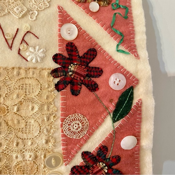 Handcrafted Felt Valentine “Be Mine” Wall Hanging Banner Romantic Lace Appliqué - Picture 13 of 15